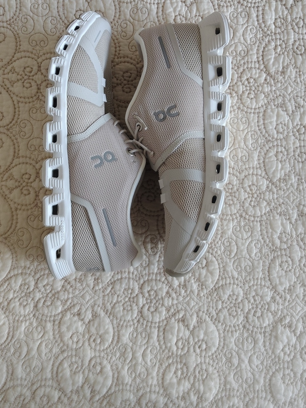 On cloud Cloudtec 5 Running Shoes M7/W9 - Picture 13 of 16